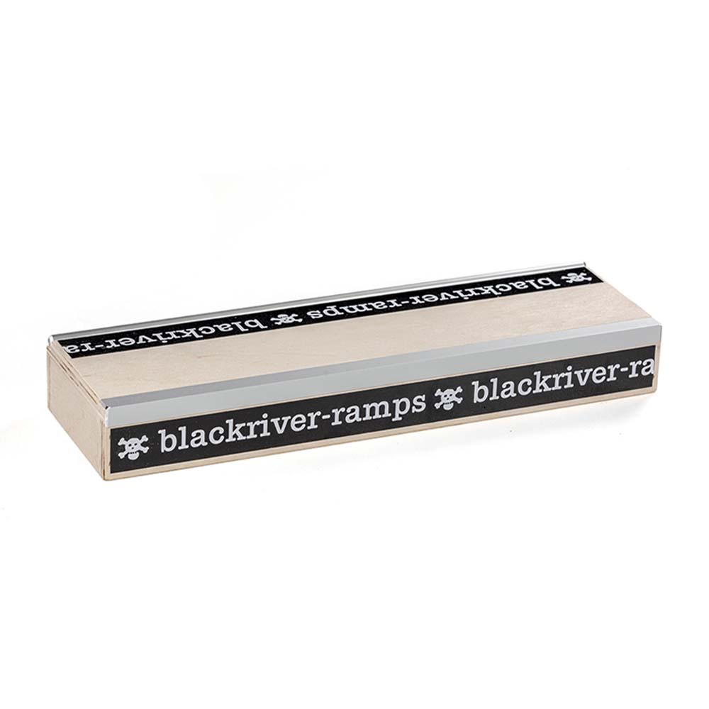Blackriver Box 3 – Fingerboard Holz-Curb Ramp
