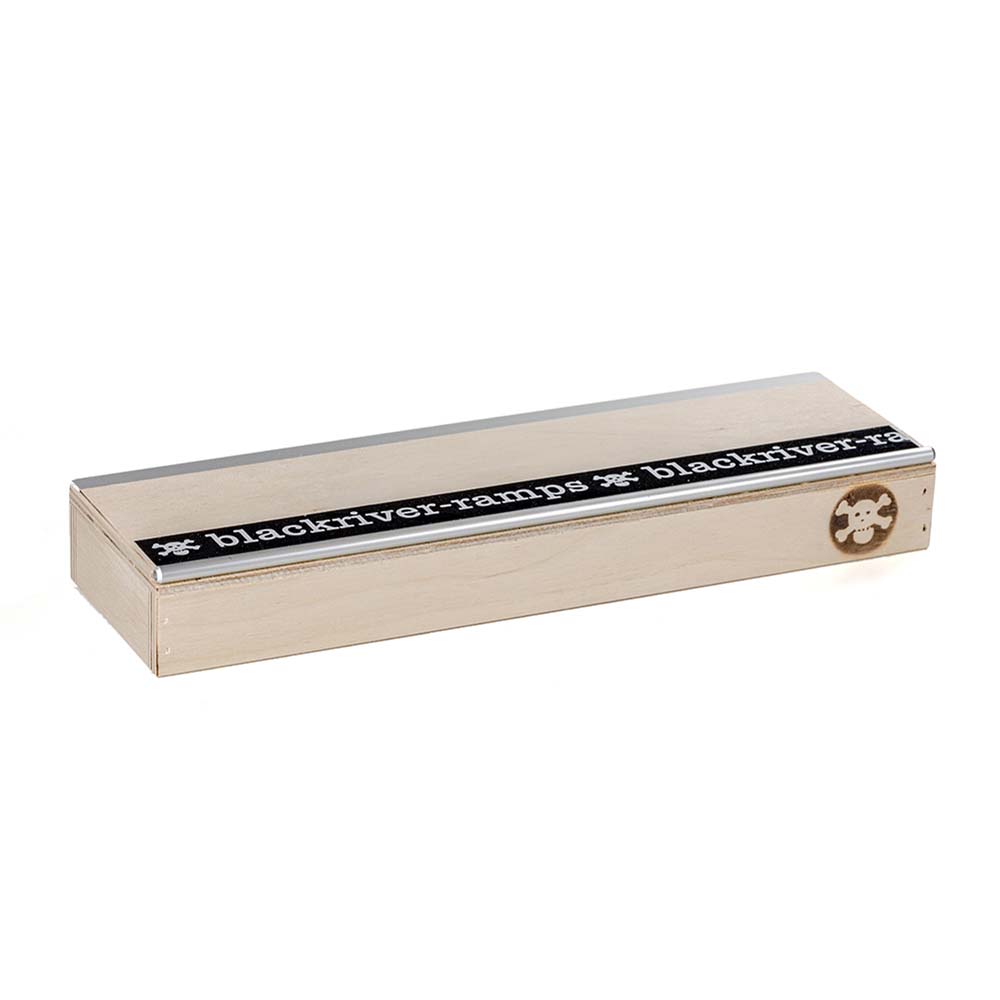 Blackriver Box 3 – Fingerboard Holz-Curb Ramp