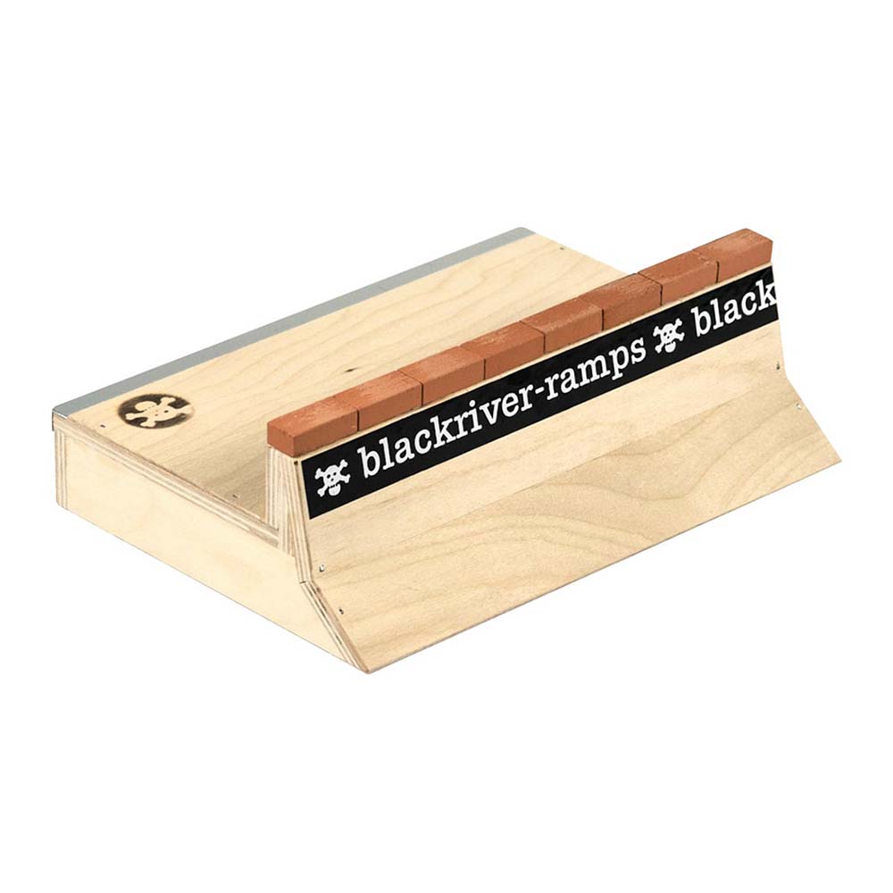 Blackriver Linehan Pro 2 – Fingerboard Holz-Obstacle mit Mini-Ziegeln & Coping