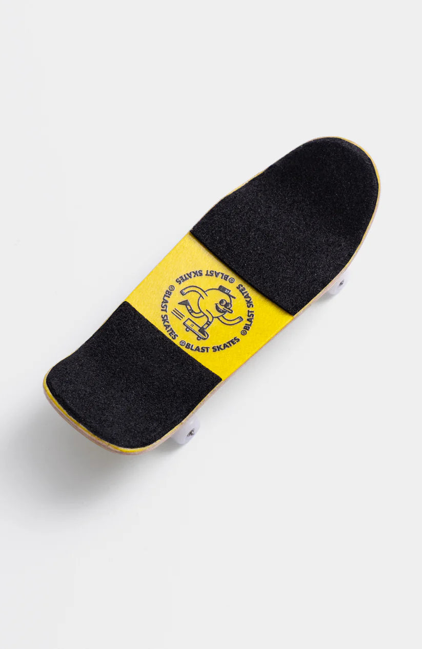 BLAST SKATES Fingerboard Komplettset Mascot Logo 34mm Gelb – Shaped Deck