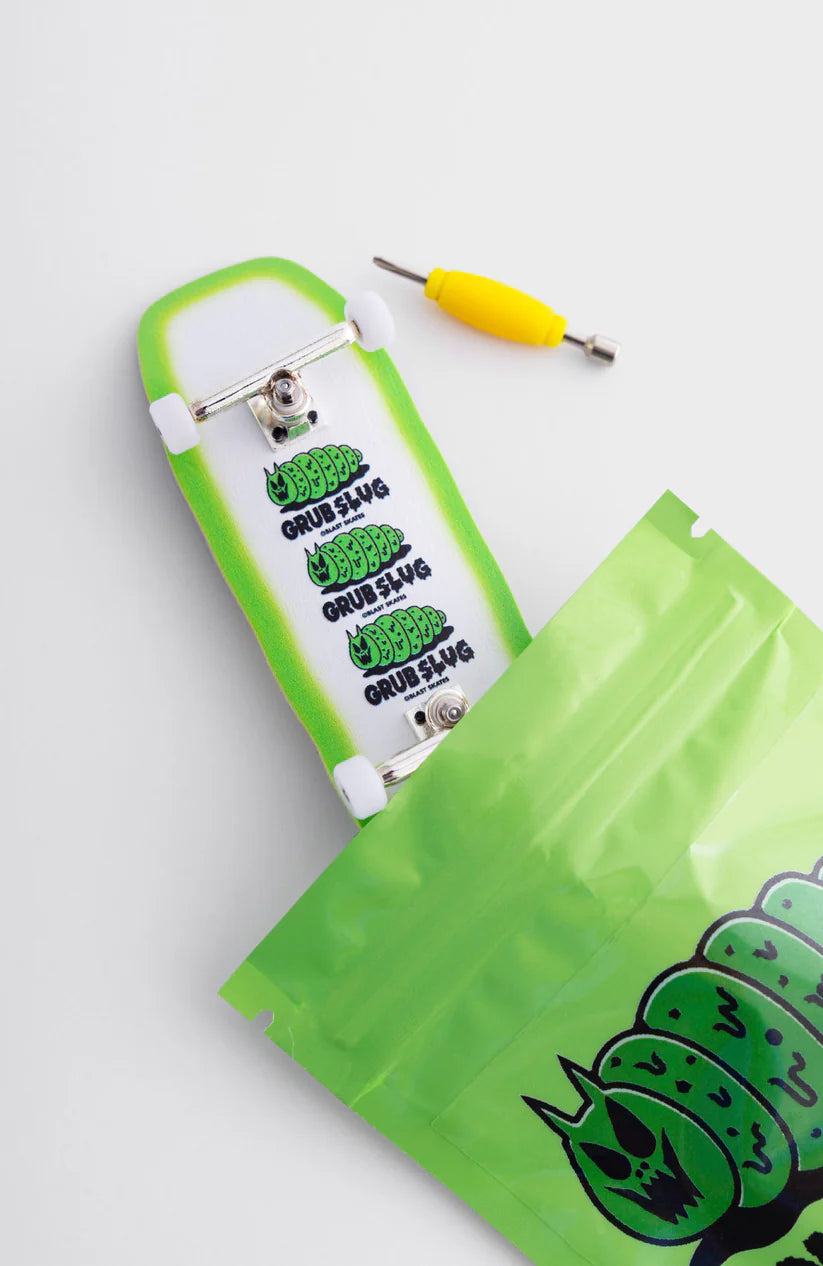 BLAST SKATES Fingerboard Komplettset Grub Slug 34mm Weiß/Grün – Shaped Deck