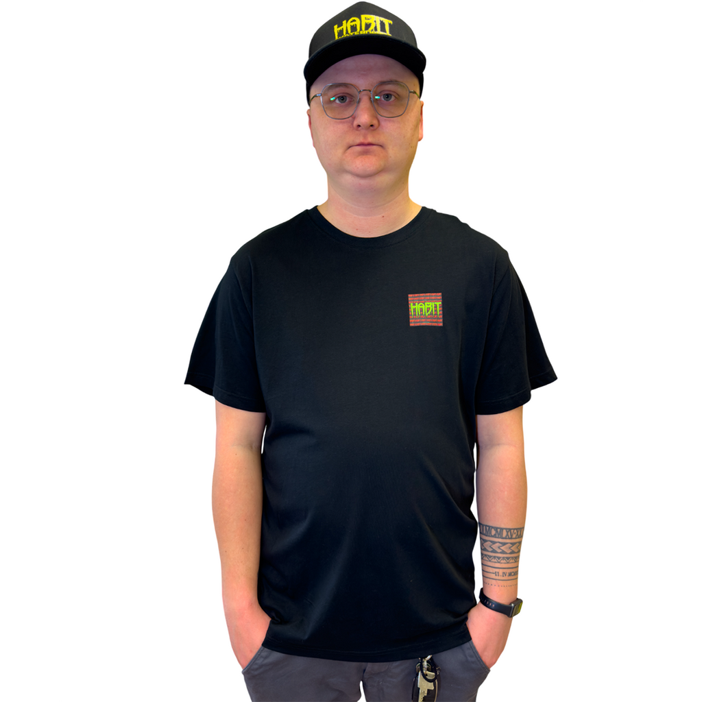 Habit Quarter Tee green-red / black